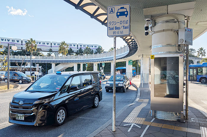 �w�ɐݒu����Ă���Ď��J�����ʐ^